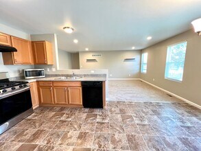 8343 Crab Apple Trail in Dexter, MI - Foto de edificio - Building Photo
