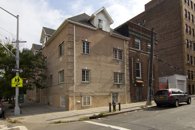 583 E 167th St in Bronx, NY - Building Photo - Building Photo