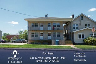 611 S Van Buren St in Iowa City, IA - Building Photo
