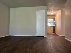 7318 Lunar Dr in Austin, TX - Building Photo - Building Photo