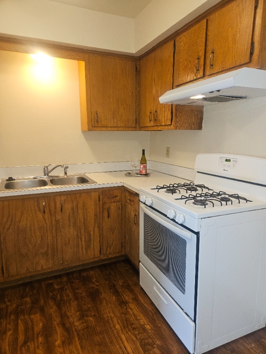 11205 W Bluemound Rd in Wauwatosa, WI - Building Photo