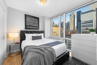 232 7th Ave in New York, NY - Building Photo - Building Photo