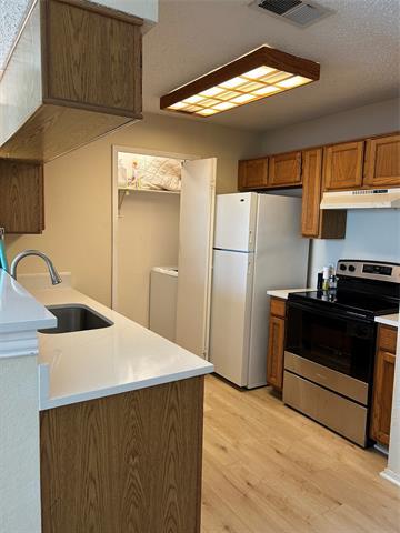 property at 2500 E Park Blvd