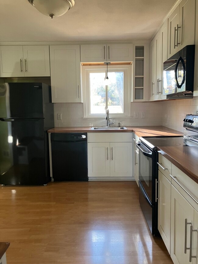 6825 W 82nd St in Overland Park, KS - Building Photo - Building Photo