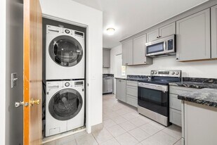 627 S 500 E, Unit Unit 3 in Salt Lake City, UT - Building Photo