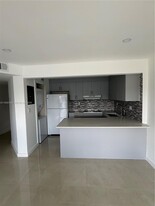 1820 W 53rd St in Hialeah, FL - Building Photo