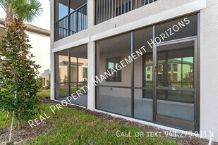 5628 Summit Point Cir in Bradenton, FL - Building Photo