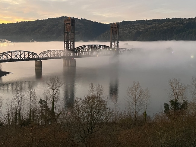 7511 N Edgewater Ave in Portland, OR - Foto de edificio - Building Photo