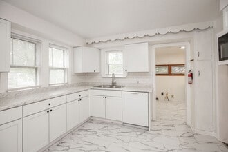 21180 Westport Ave in Euclid, OH - Building Photo - Building Photo