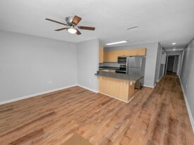 2912 E Columbus Dr in Tampa, FL - Building Photo