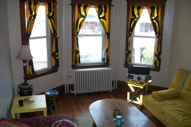 299 N Harvard St, Unit 1