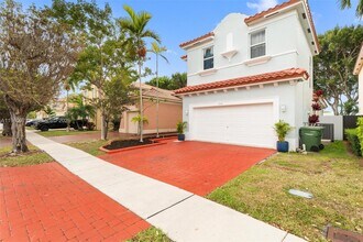 2328 NE 37th Terrace in Homestead, FL - Building Photo - Building Photo