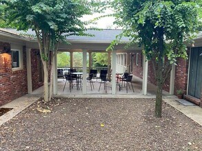 226 S Hill Ave in Fayetteville, AR - Building Photo - Building Photo