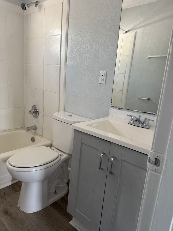 property at 2980 Delmar Ln NW