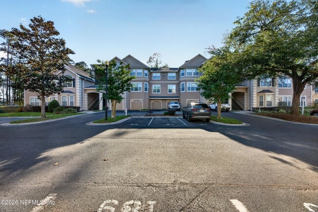 13810 Sutton Park Dr N in Jacksonville, FL - Foto de edificio - Building Photo