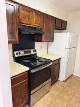 808 Station St, Unit 3 in Converse, TX - Foto de edificio - Building Photo