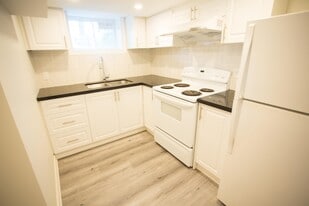 56 Gilroy Dr in Toronto, ON - Building Photo