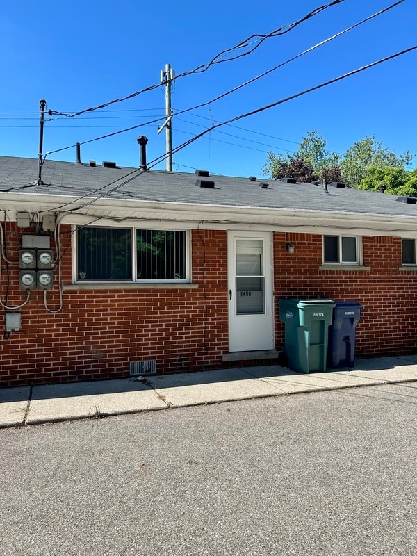 1456 Goddard Rd in Lincoln Park, MI - Foto de edificio - Building Photo