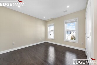 41 Wright Ave, Unit 2 in Medford, MA - Foto de edificio - Building Photo