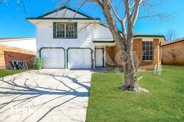 609 Hollyberry Dr in Mansfield, TX - Foto de edificio