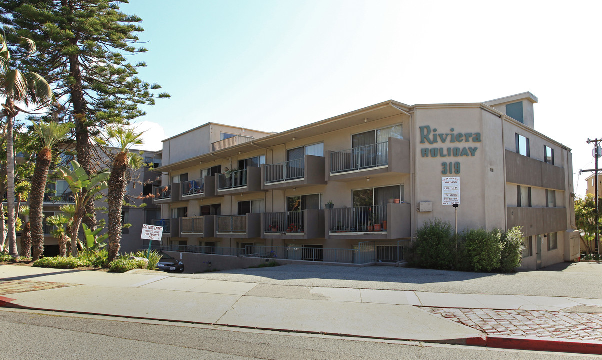 Riviera Holiday in Redondo Beach, CA - Building Photo