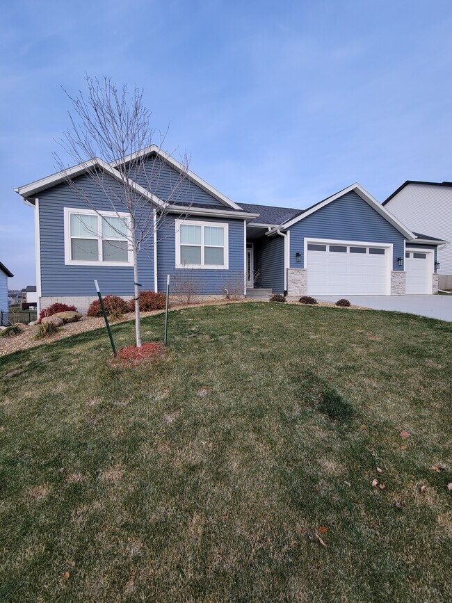 3374 Edgebrooke Dr Rentals in Marion, IA