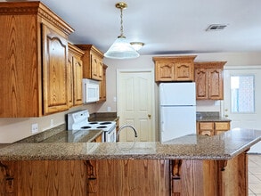 1402 W Kiwi Ave, Unit 3 in Pharr, TX - Building Photo - Building Photo