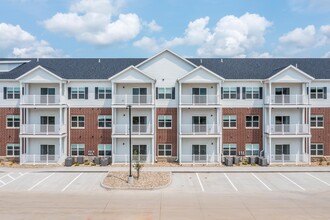 965 Flats in Coralville, IA - Foto de edificio - Building Photo