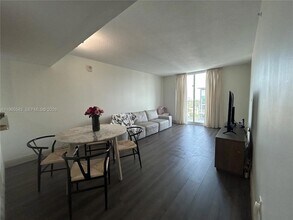 60 NW 37th Ave, Unit 1205 in Miami, FL - Building Photo - Building Photo