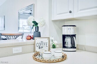 6245 Wilshire Pines Cir in Naples, FL - Foto de edificio - Building Photo