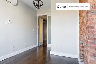 Private bedroom in 4 bed/2 bath Home in New York, NY - Building Photo - Building Photo