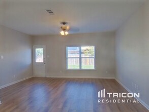 6173 Chalk Hollow Dr in Fort Worth, TX - Foto de edificio - Building Photo