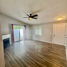 723 E Whispering Pines Ln in Coeur d'Alene, ID - Building Photo - Building Photo