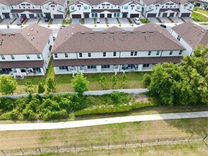 4561 Small Creek Rd in Kissimmee, FL - Building Photo - Building Photo