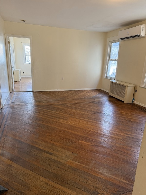 8430 124th St, Unit 2 in Kew Gardens, NY - Building Photo - Building Photo