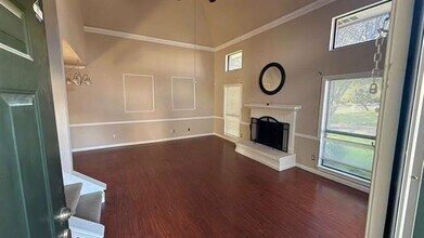 800 Elkhorn Path in Irving, TX - Building Photo - Building Photo