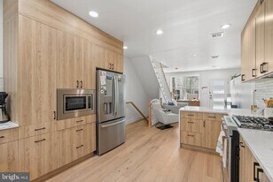 2117 Clymer St in Philadelphia, PA - Building Photo