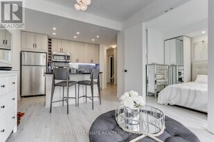 85 Bloor St E in Toronto, ON - Building Photo