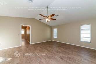 5886 Tyler Rd in Venice, FL - Foto de edificio - Building Photo