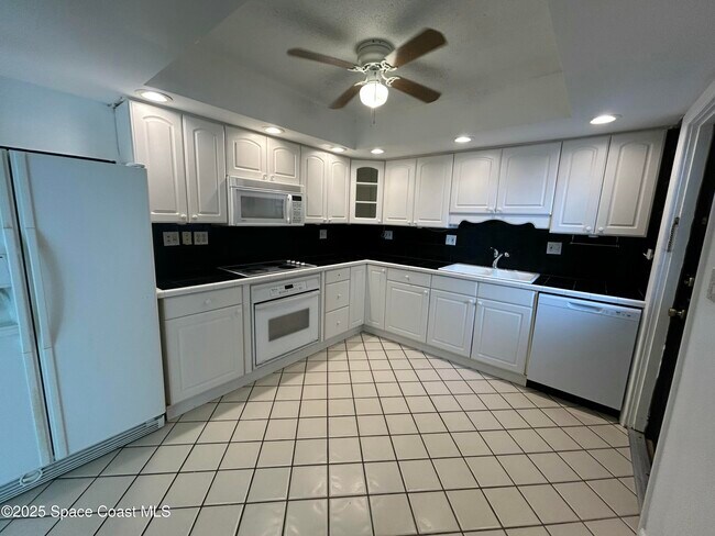 404 Harrison Ave-Unit -9 in Cape Canaveral, FL - Building Photo - Building Photo
