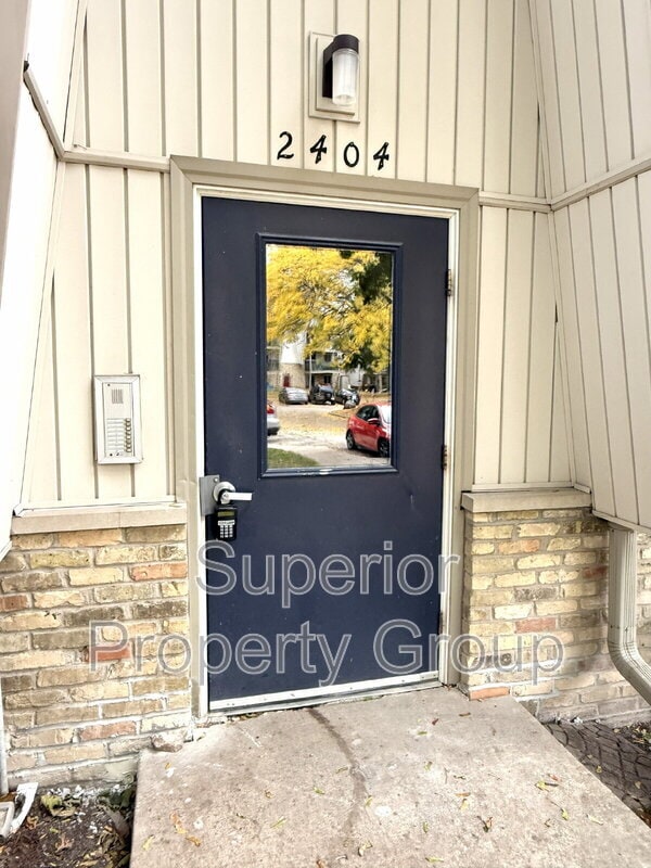 2404 Independence Ln in Madison, WI - Building Photo - Building Photo