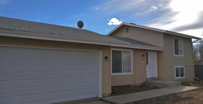 13258 Alcott Cir in Broomfield, CO - Foto de edificio - Building Photo