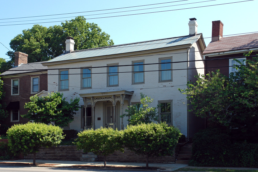 719 W Main St in Lexington, KY - Building Photo