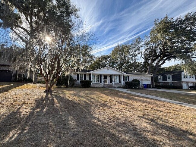 5327 Chantilly Ln in North Charleston, SC - Building Photo - Building Photo
