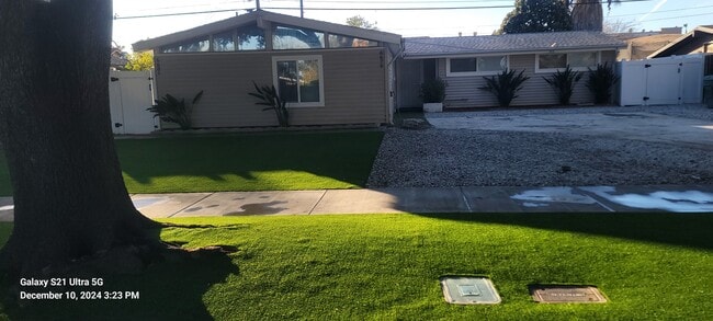 6679-6681 La Jolla Dr