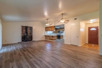 9717 Treetop Dr in Stockton, CA - Building Photo - Building Photo