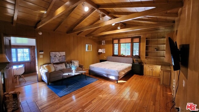 1357 Beverly Estate Dr in Beverly Hills, CA - Building Photo - Building Photo