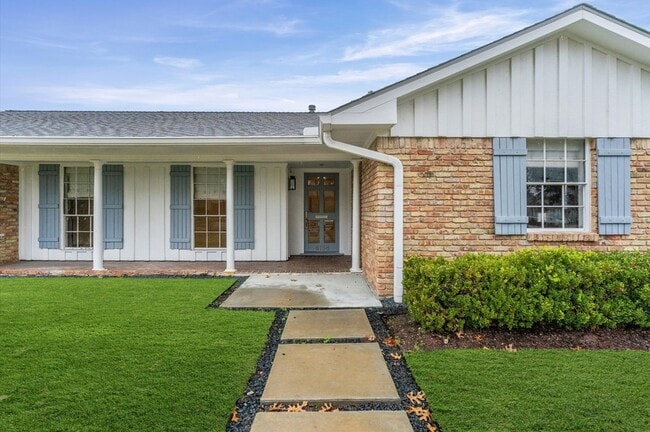 6158 Burgoyne Rd in Houston, TX - Building Photo - Building Photo