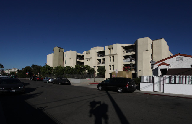 Stevenson Manor in Los Angeles, CA - Foto de edificio - Building Photo