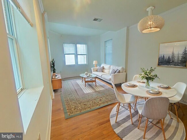 property at 606 S 16th St